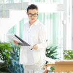 Gerente De Eventos Organizando La Logistica en Uxha